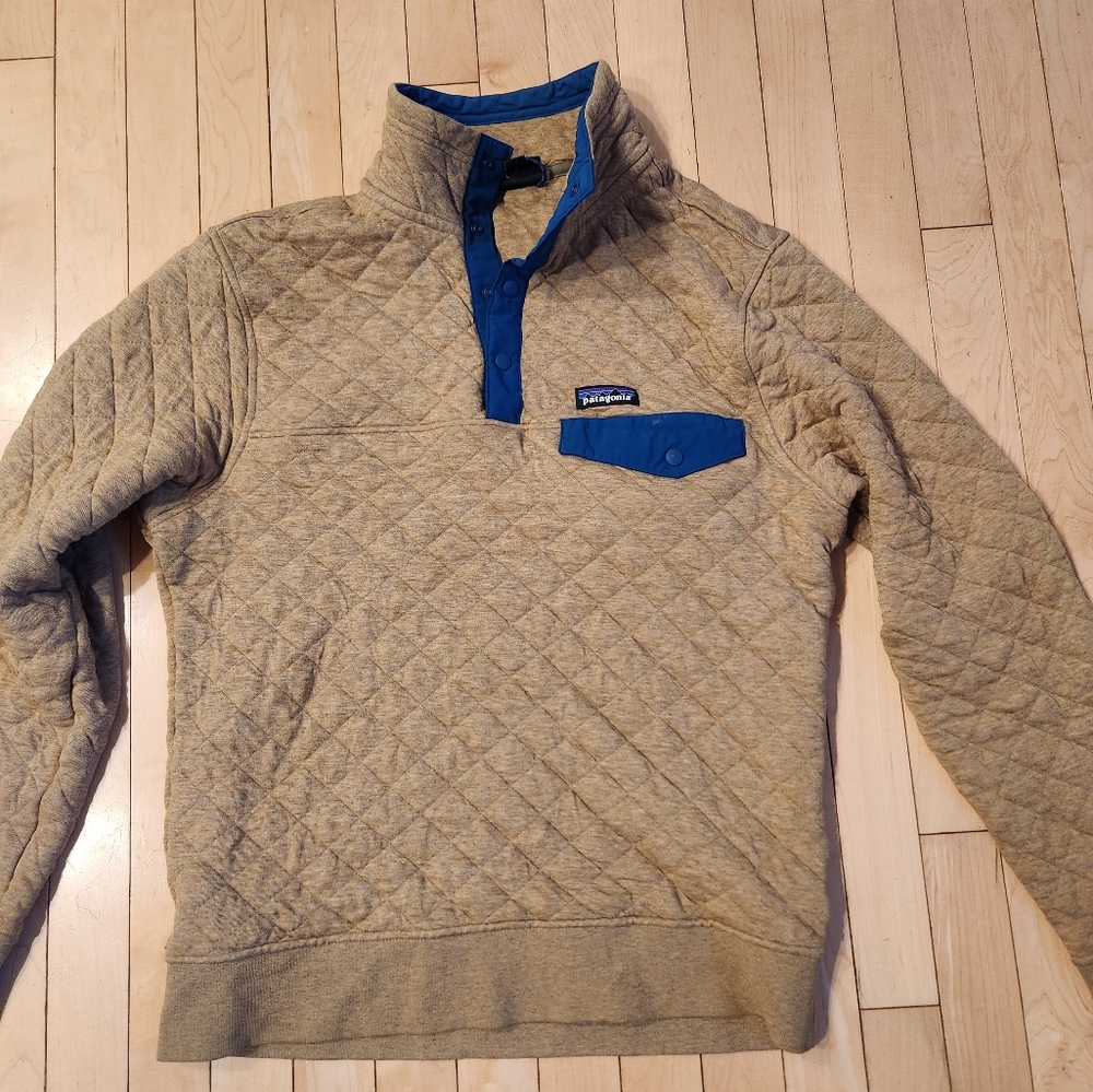 Patagonia quilted snap quarter button sweater